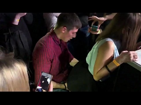 ❤️ Isondo sangempela kwi-nightclub yaseRashiya. Intombazana yaseRashiya eneminyaka eli-18 ubudala kwi-anus kunye ne-vagina yangena kwi-nightclub ️  kuthi  ☑